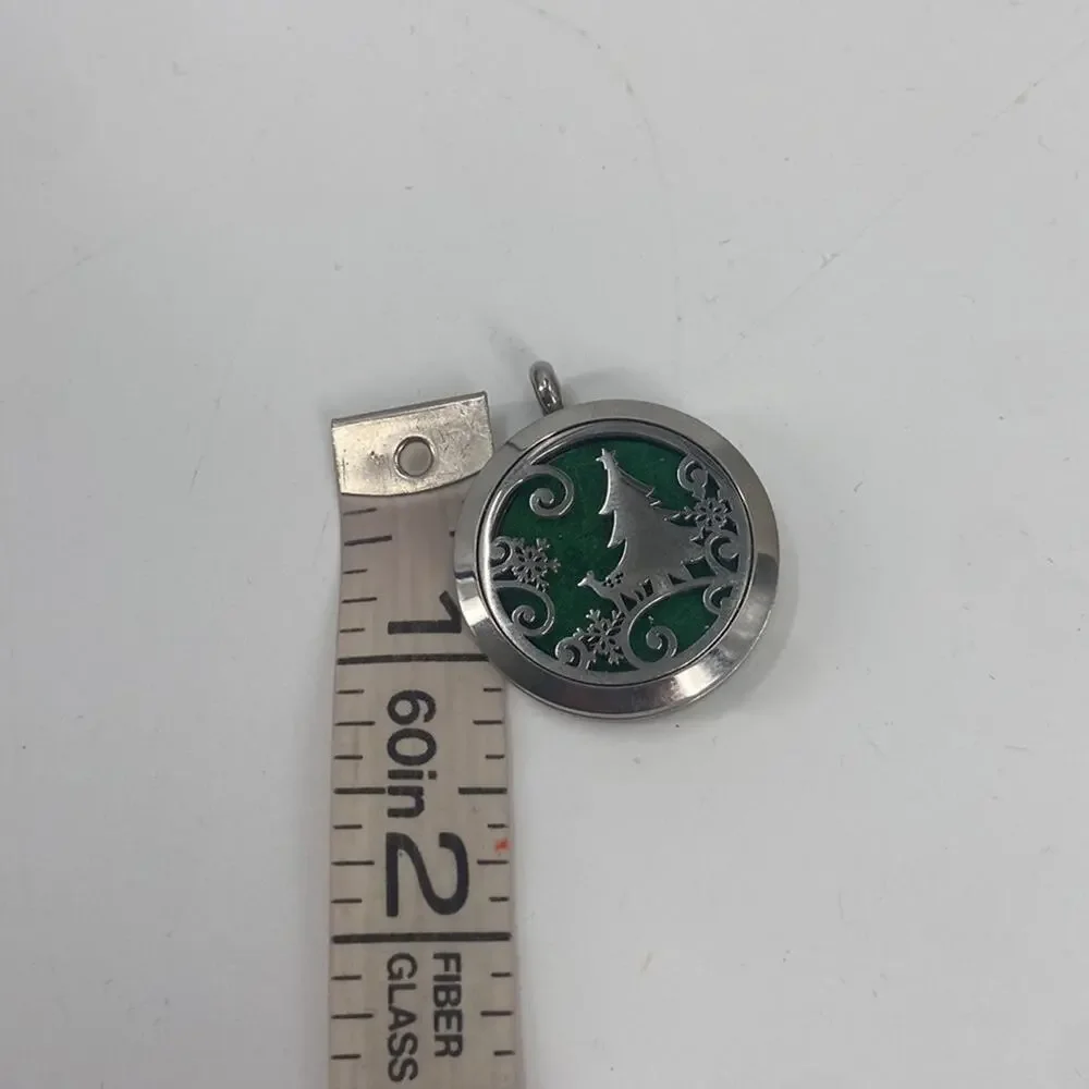 Green and silver aromatherapy diffuser locket pendant